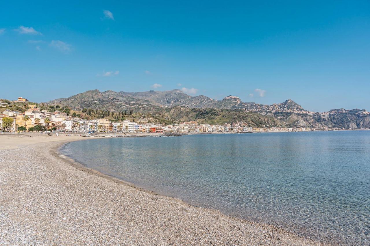 Naxos Bay Flat With Terrace 50 Meters From The Sea Daire Giardini Naxos Dış mekan fotoğraf
